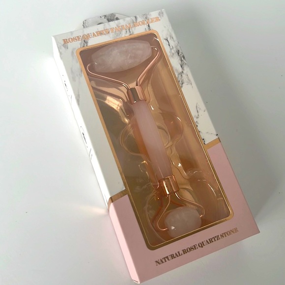Rose Quartz Facial Roller - Picture 1 of 3